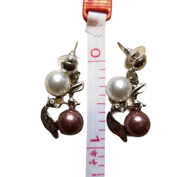 Faux Pearl Necklace and Earring Set - Picture 3 of 3